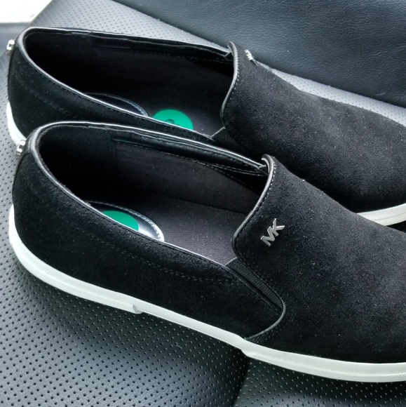 Brand new size 8 Michael Kors women's shoes - Picture 3 of 3